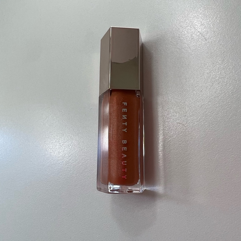 Fenty Beauty Gloss Bomb